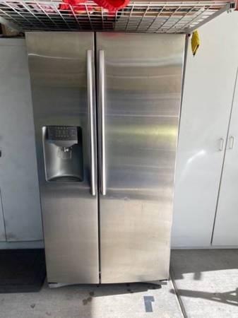 Samsung stainless steel side by side 28cuft - Sawtelle, Los Angeles, California