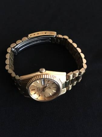 Seiko Women's Watch - Gold Tone - Los Angeles