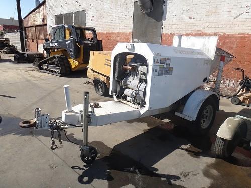 2003 PUTZMEISTER P30D TOWABLE CONCRETE PUMP - Los Angeles