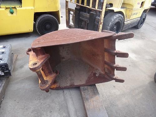 EXCAVATOR BACKHOE DIGGING BUCKET PIN ON ATTACHMENT - Downtown, Los Angeles, California