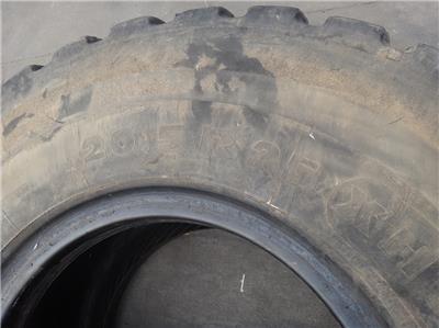 USED MICHELIN TIRES 20.5R25 WHEEL LOADER TIRE - Downtown, Los Angeles, California
