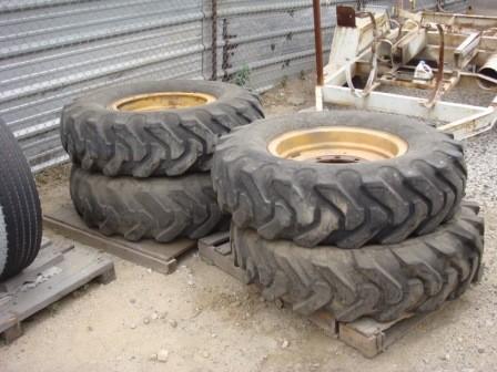 GEHIL REACH LIFT (SET OF 4 TIRES) - Downtown, Los Angeles, California