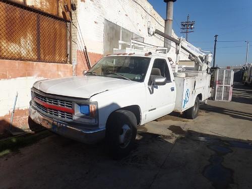 1996 CHEVY UTILITY TRUCK W/ CRANE AND AIR COMPRESSOR