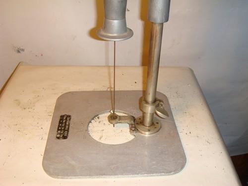 EASTMAN DRILL TYPE CD FABRIC CUTTING MACHINE