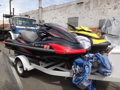 TWO YAMAHA JET SKIS W/ TRAILER LOW HOURS - Los Angeles