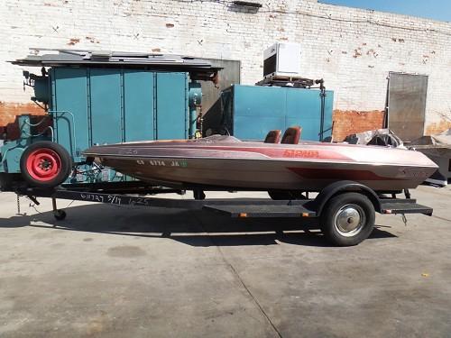 SKEELTER R-90 BOAT WITH TRAILER - Downtown, Los Angeles, California