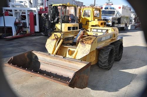 JOHN DEERE SKID STEER - Downtown, Los Angeles, California