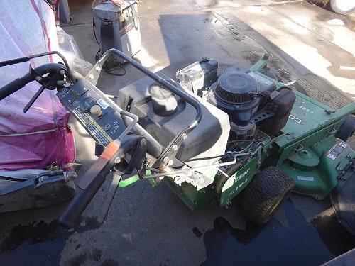 JOHN DEERE GS45 COMMERCIAL MOWER - Downtown, Los Angeles, California