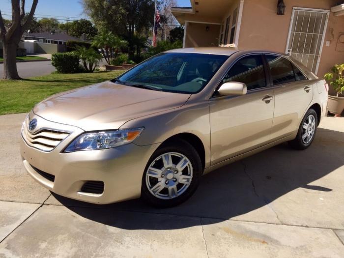 2011 Toyota Camry LE/Only 17,500 Miles! Like Brand New Car!!!