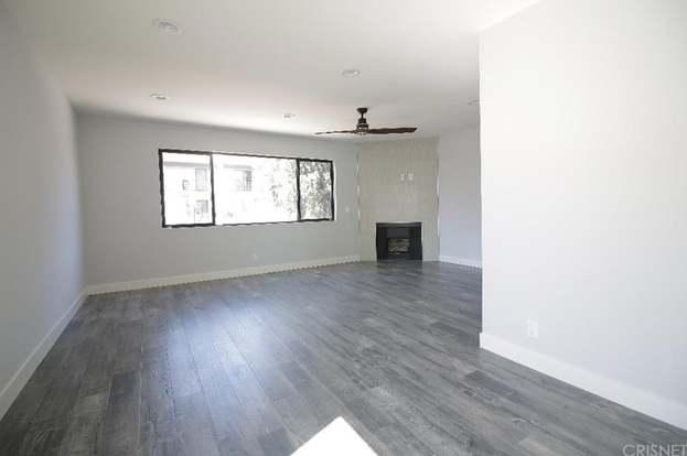 Townhouse For Rent; Fully Remodeled; Pool, Garage, Laundry Room - Los Angeles