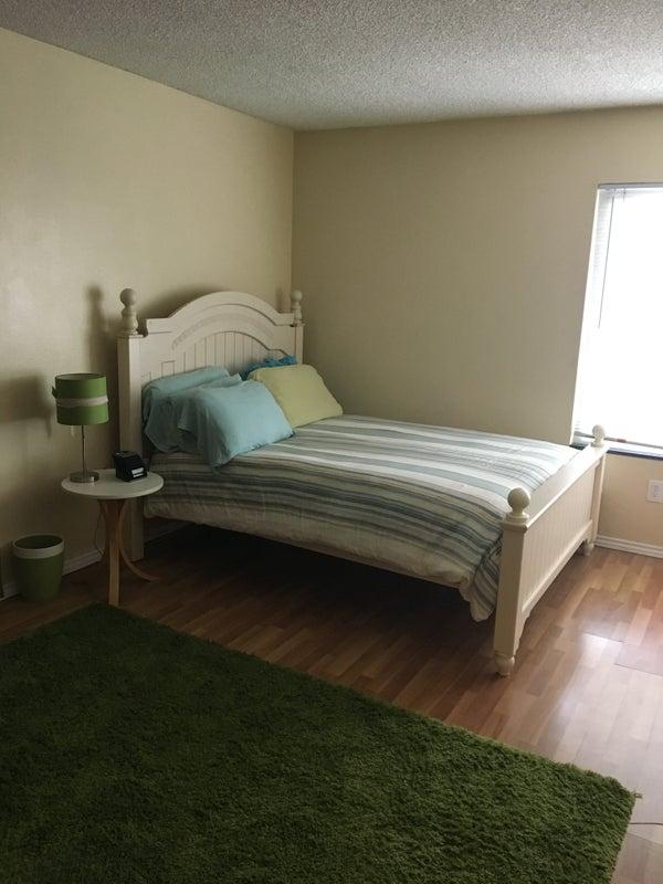 Amazing one bedroom available in great location - Los Angeles