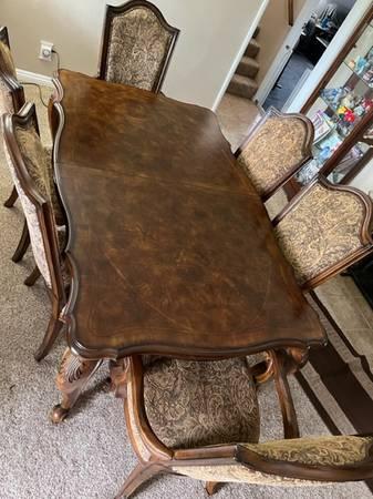 Dining Room Table and Chairs