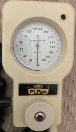 Vintage Pi Peer Sphygmomanometer With Arm Cuff And Pouch