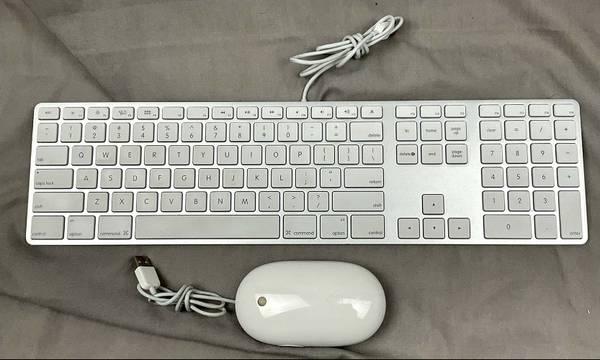 Apple A1243 Wired Keyboard Extended Numeric, Mouse A1152