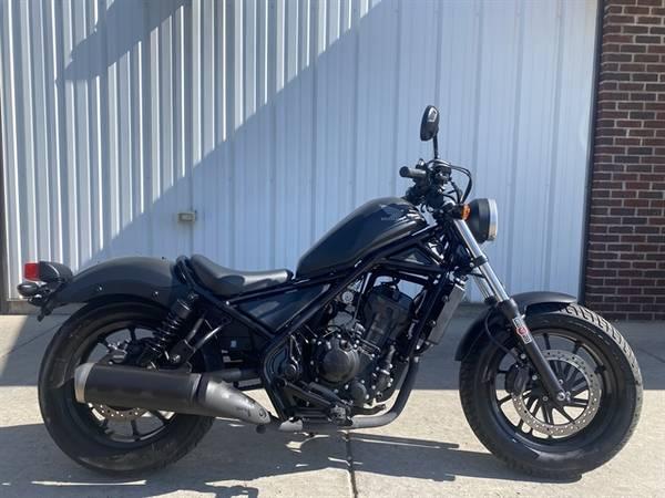 2021 Honda CMX300 Rebel only 1700 miles