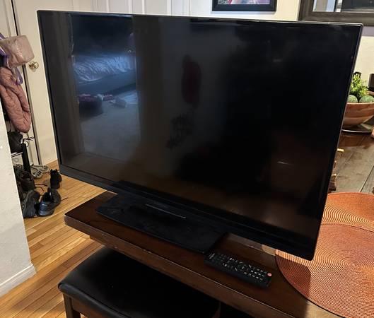 Insignia 40 HD TV - FREE - Studio City, Los Angeles, California