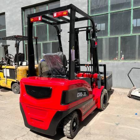 2023 Solar Electric Fork lift 6600lb with Side Shift & Positioner
