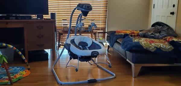 Graco DuetSoothe Swing and Rocker