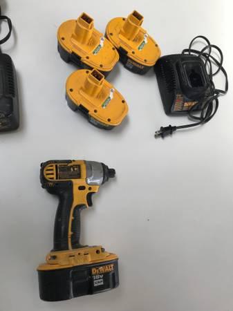 DEWALT DC825 1/4 inch Cordless Impact Driver With 3 Batteries - Gardena, Los Angeles, California