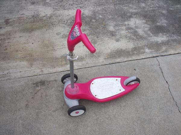 Radio Flyer toddler or kids scooter