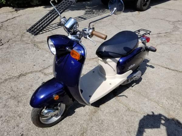2002 YAMAHA VINO 50 Scooter low miles SUPER CLEAN! 45 mph & 90mpg