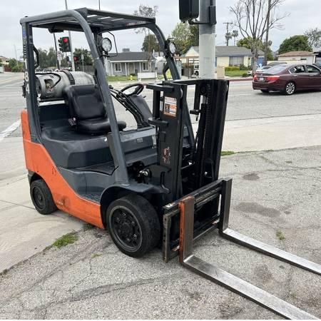 2012 Toyota Forklift, 8FGCU25, TRUCKER MAST (Max Height 80”) - Los Angeles