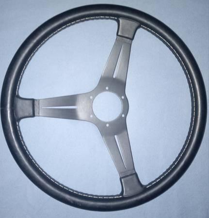 New (Vintage?) Nardi Classic Steering Wheel