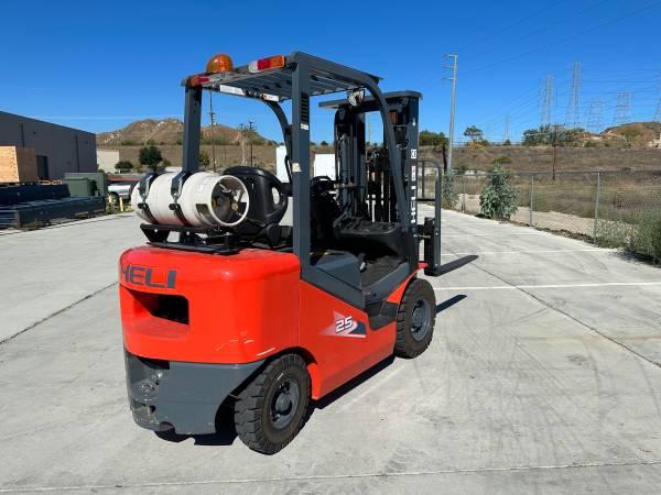 2022 Heli CPYD25-M1H Forklift 5000 lb - Los Angeles