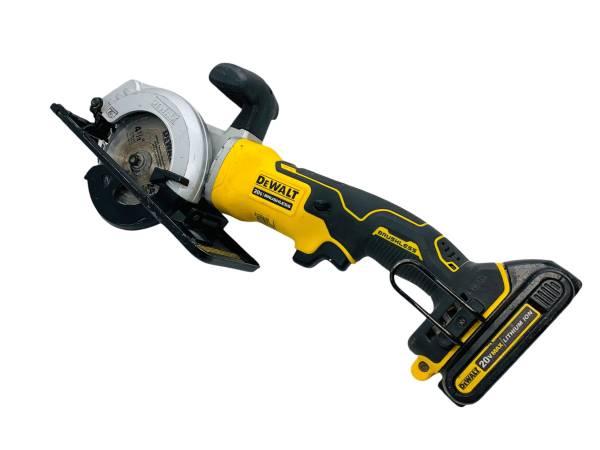 DeWALT 20V Cordless 4-1/2 Circular Saw (DCS571) w/ 1.5Ah Battery - Lawndale, Los Angeles, California