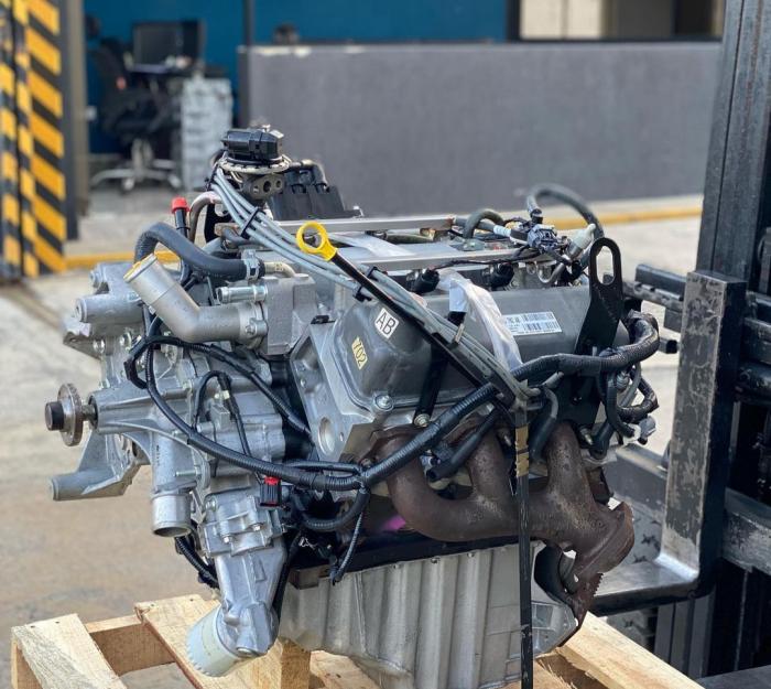 Engines and transmissions for all models - Los Angeles
