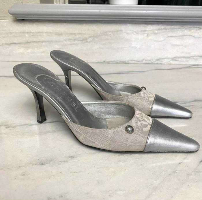 CHANEL Silver Canvas Calfskin Pointed Cap Toe Mules Size 37-1/2 - Los Angeles