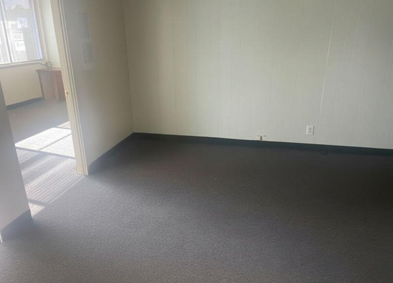 Executive office with approx. 900 SF available in Sherman Oaks - Los Angeles