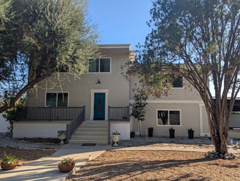 Spacious two-story 4 bed 3 bath home in the desirable City of Gle - Los Angeles