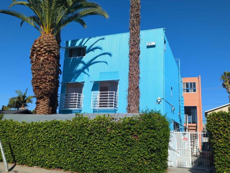 Spacious 3-Story 2 Bed 2.5 bath Rehabbed Live/Work Creative Loft - Los Angeles